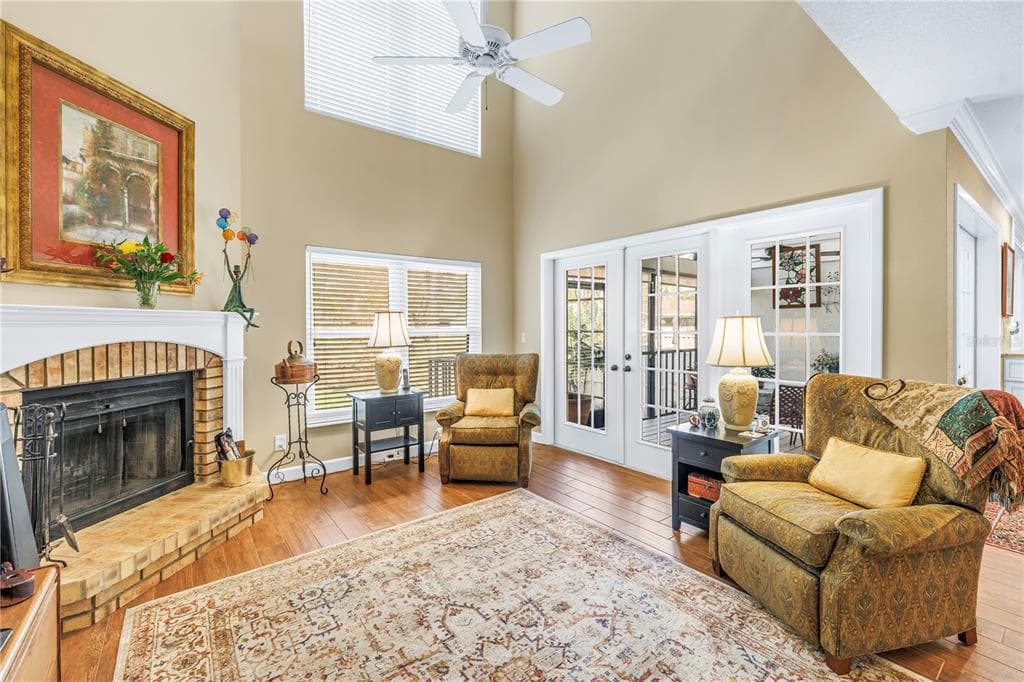 812 AMELIA COURT NE photo 3