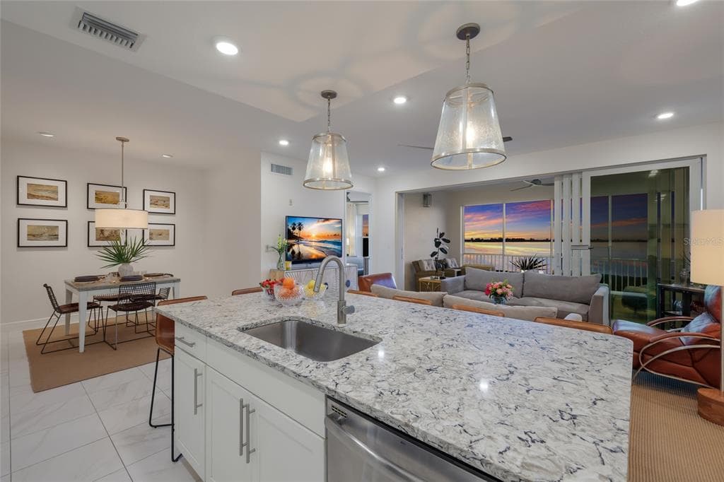 376 ARUBA CIRCLE 203 photo 16