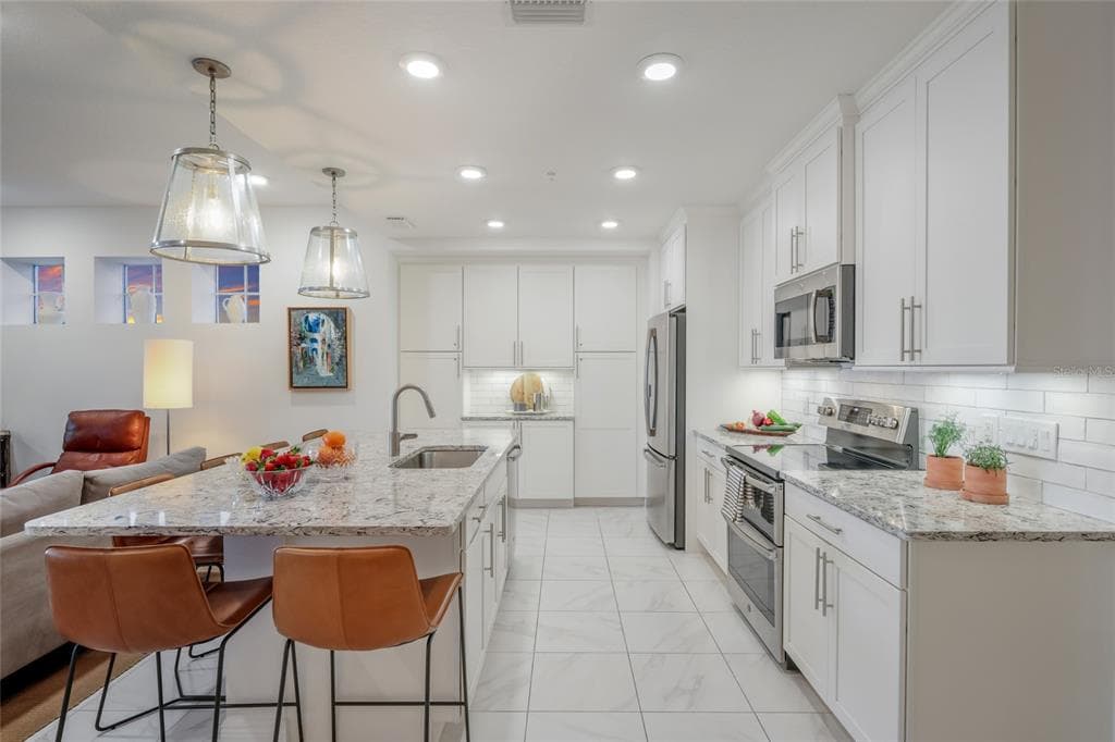 376 ARUBA CIRCLE 203 photo 11