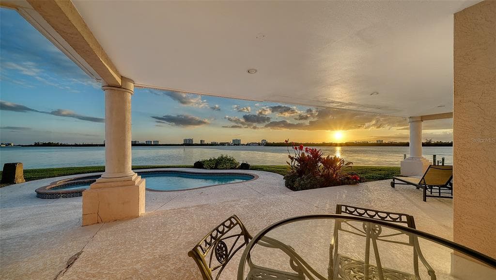 376 WEST ROYAL FLAMINGO DRIVE photo 4