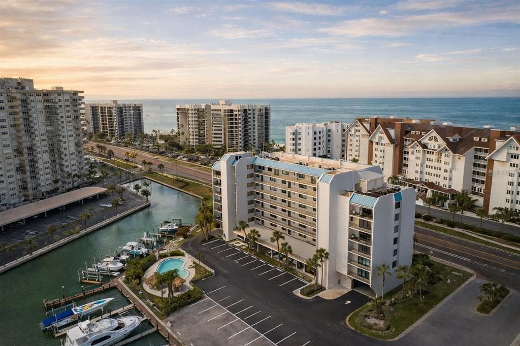 1591 GULF BOULEVARD #203S 2