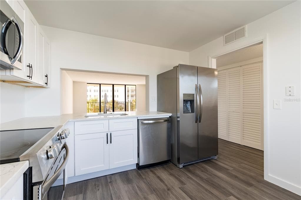 1591 GULF BOULEVARD 203S photo 9
