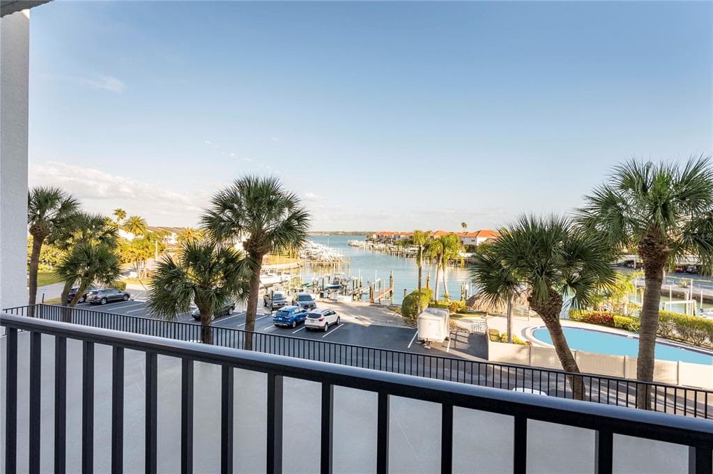 1591 GULF BOULEVARD #203S 4