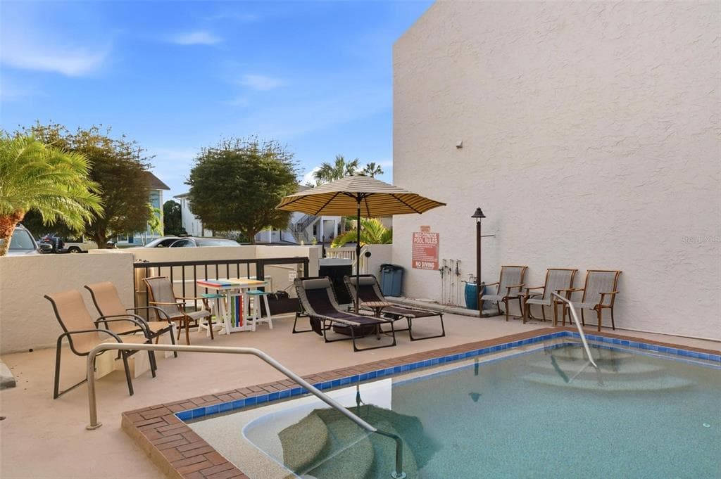 1433 MEDITERRANEAN DRIVE E photo 6