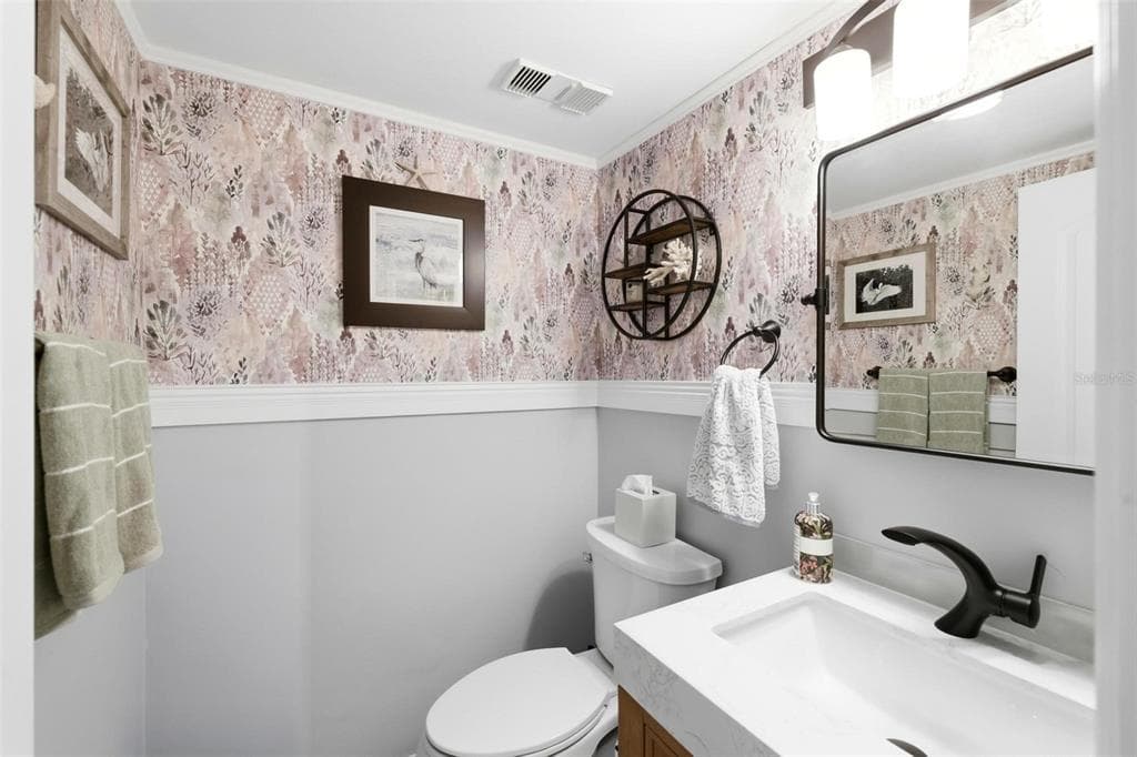 1433 MEDITERRANEAN DRIVE E photo 24