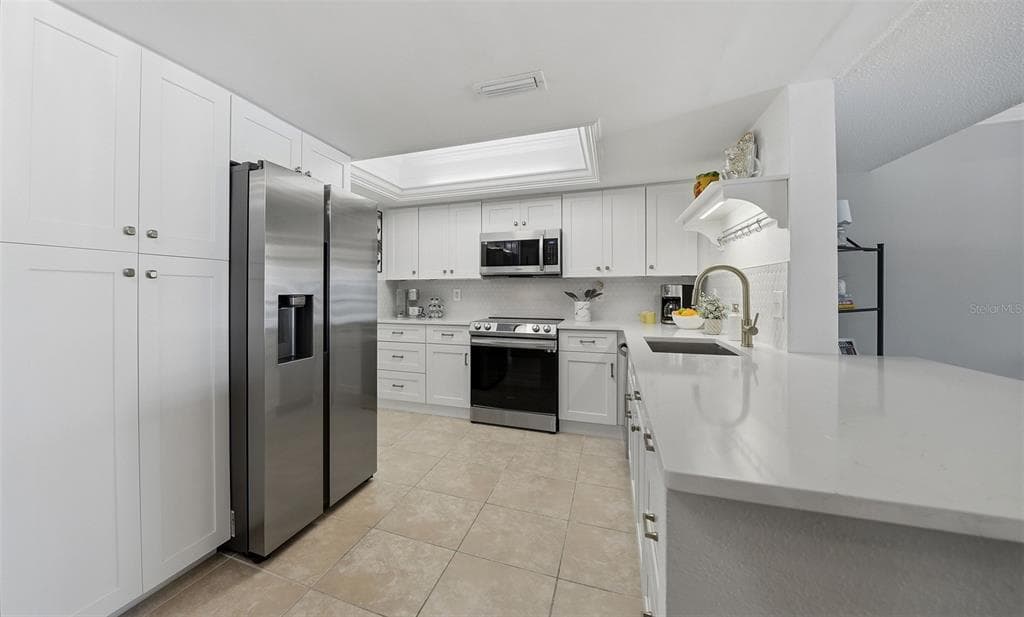 199 WHISPERING SANDS DRIVE 204 photo 13