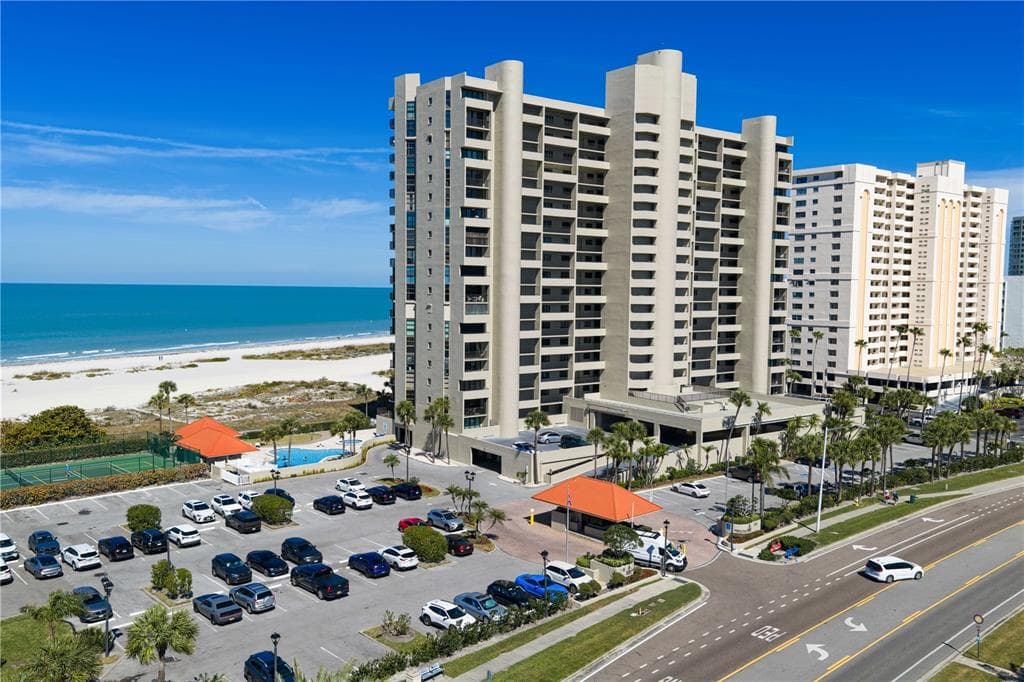 1290 GULF BOULEVARD 1002 photo 2