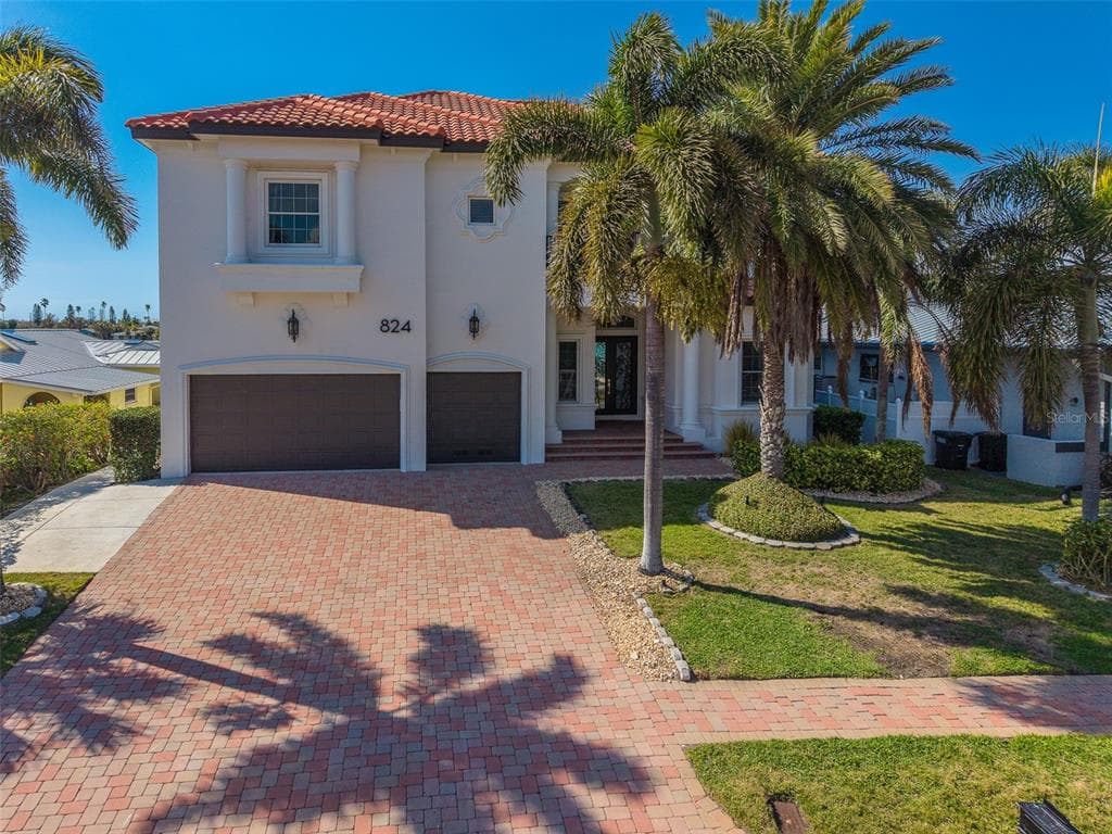 824 ISLAND WAY 1