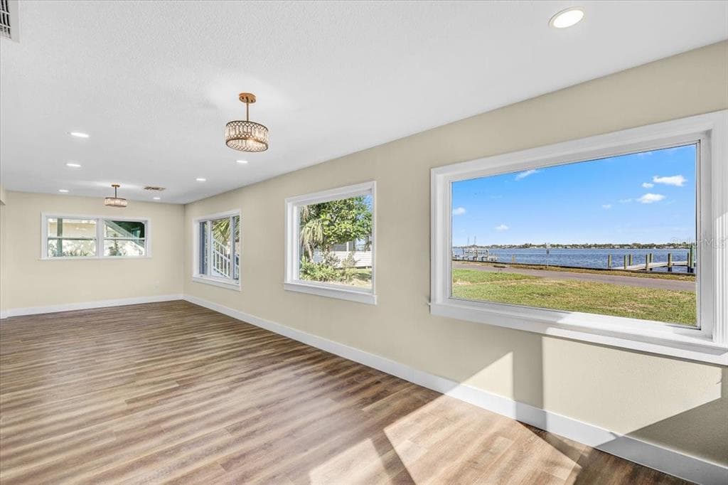 2201 RIVERVIEW BOULEVARD photo 11
