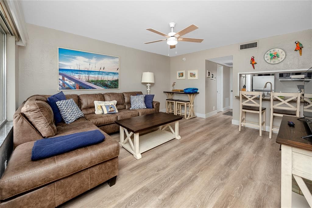 282 TREASURE ISLAND CAUSEWAY #12 4