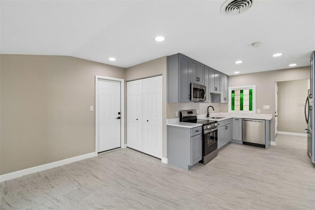 729 SPANISH MAIN DRIVE photo 9
