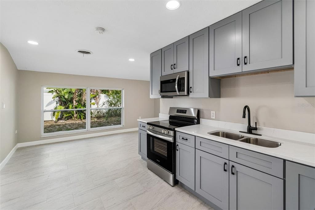 729 SPANISH MAIN DRIVE 4