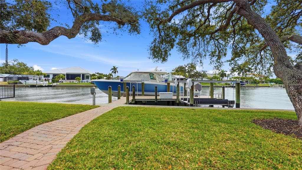 7637 COVE TERRACE 4