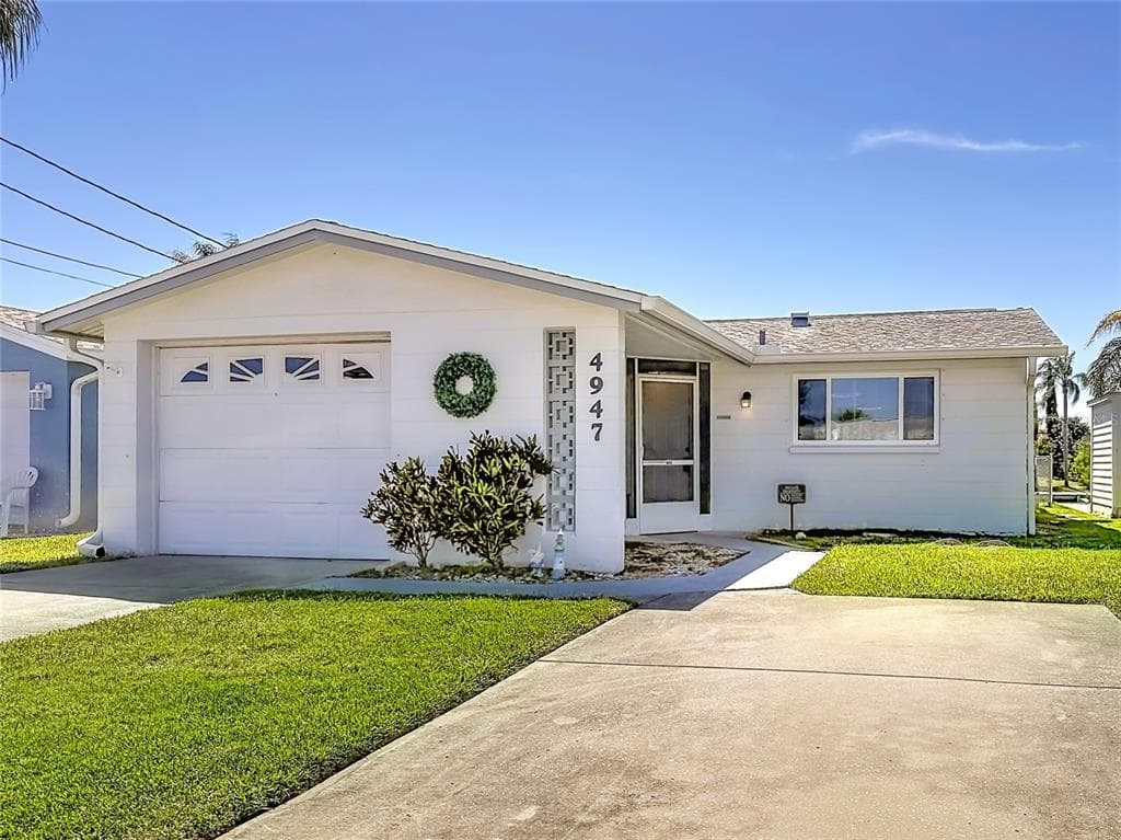 4947 BLUE HERON DRIVE photo 1