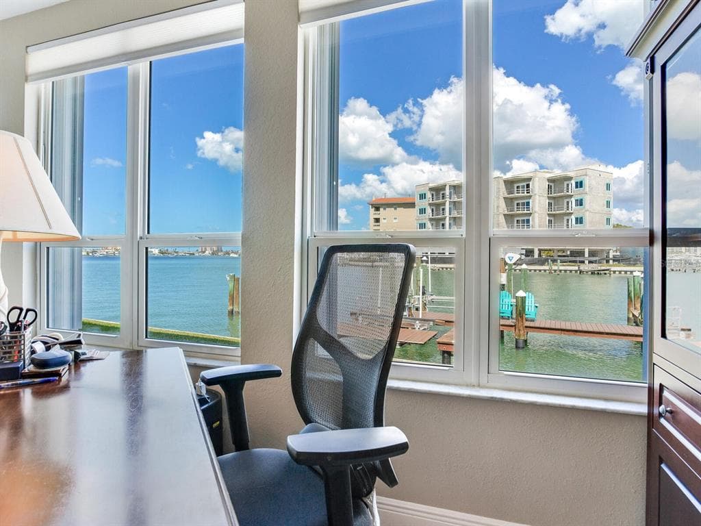 210 DOLPHIN POINT B photo 15
