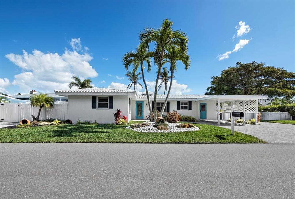 726 JUNGLE QUEEN WAY 1
