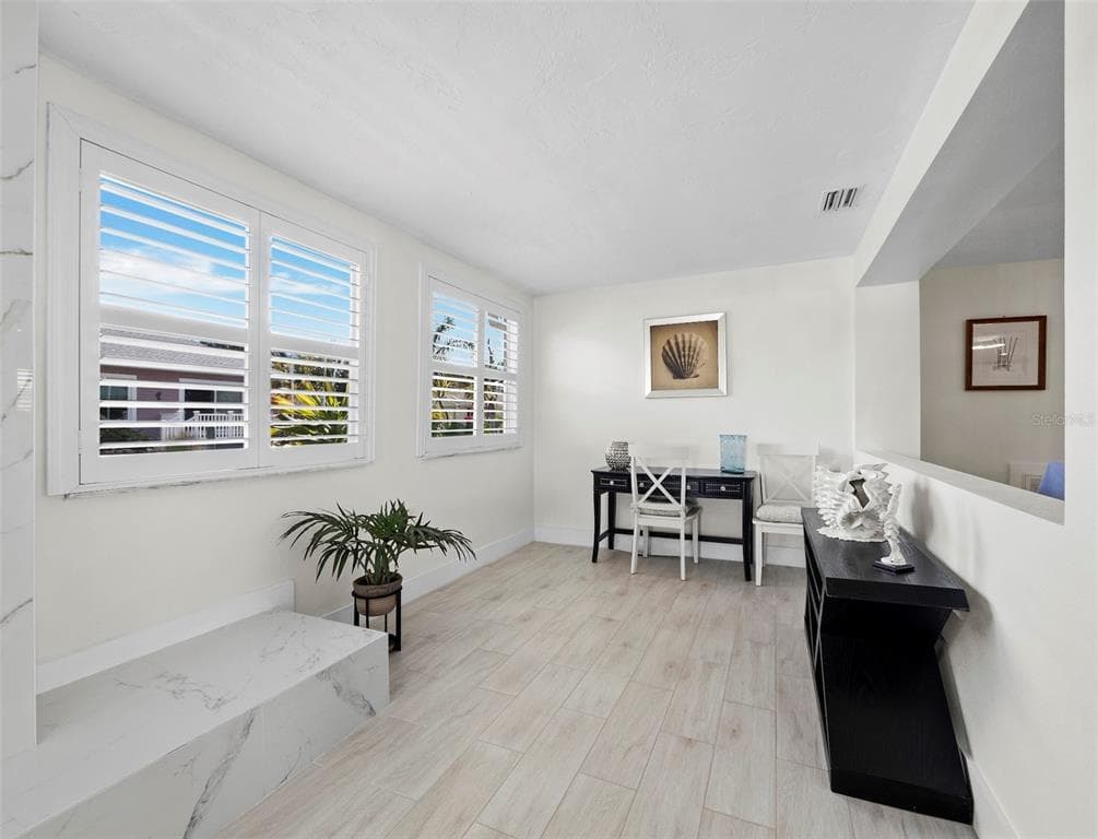 726 JUNGLE QUEEN WAY photo 10