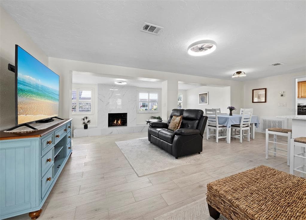 726 JUNGLE QUEEN WAY 4