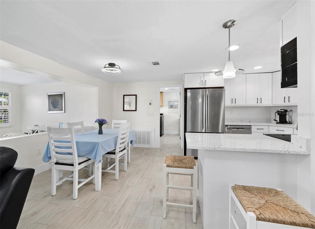 726 JUNGLE QUEEN WAY photo 8