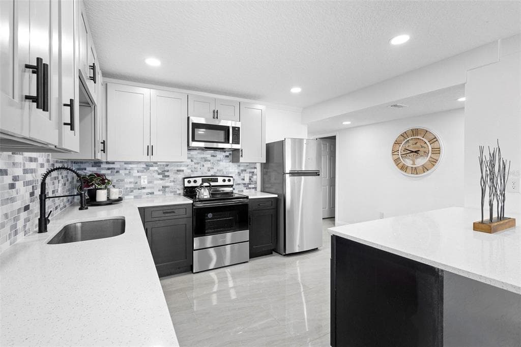 1824 LAKE STREET photo 12