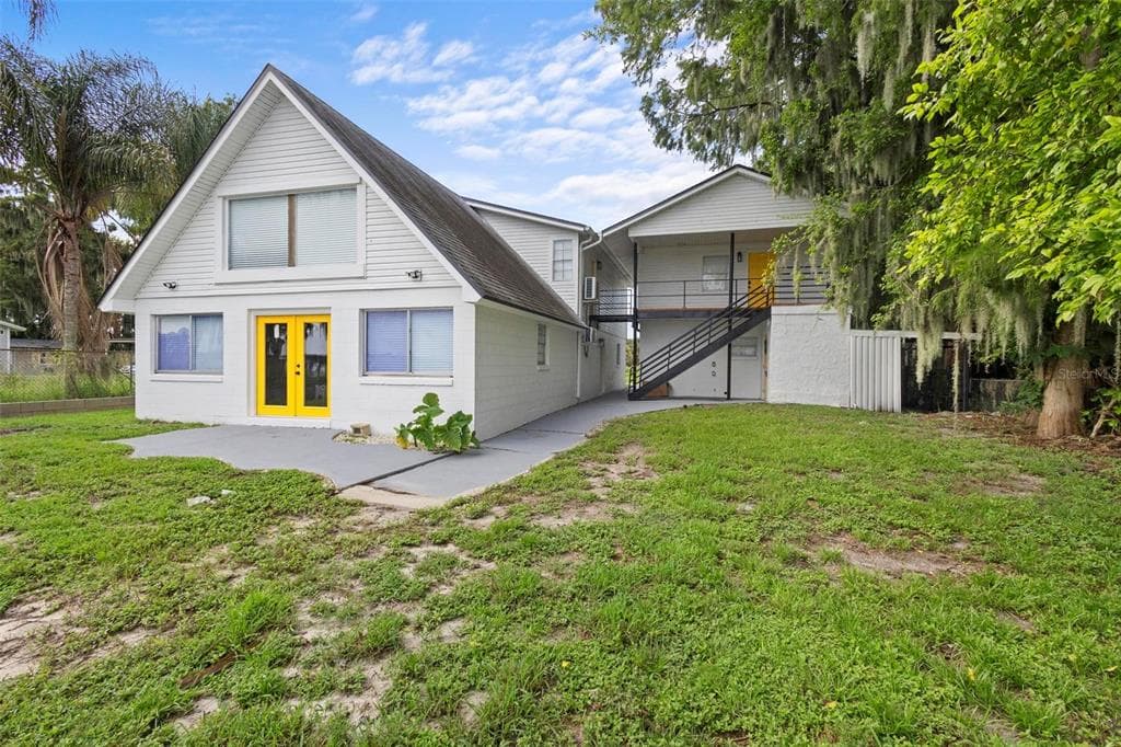 1824 LAKE STREET 4