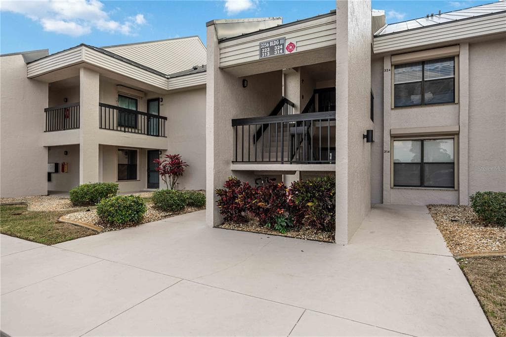 3256 WHITE IBIS COURT #324 5