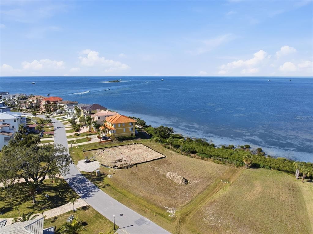 25 HARBORPOINTE DRIVE photo 15
