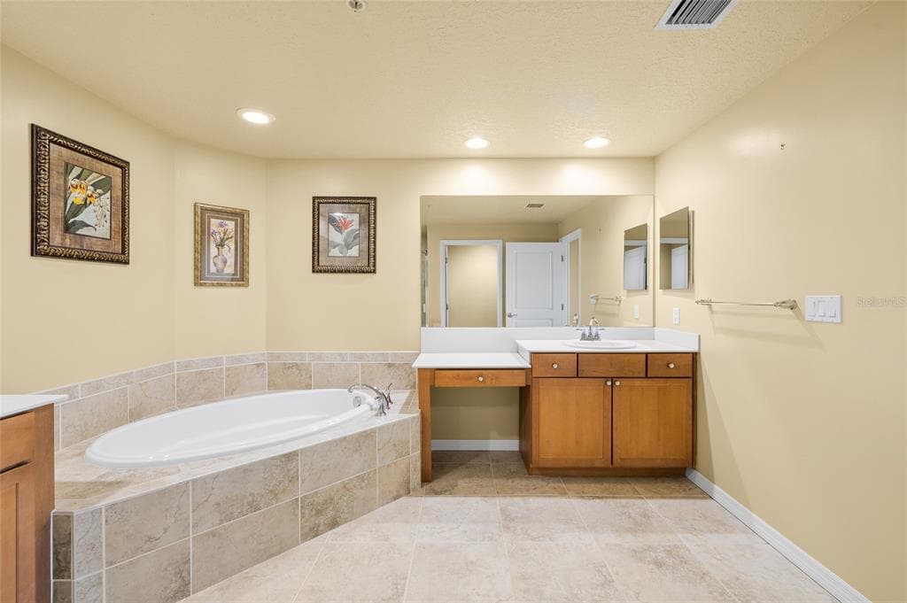 10851 MANGROVE CAY LANE NE 1112 photo 21