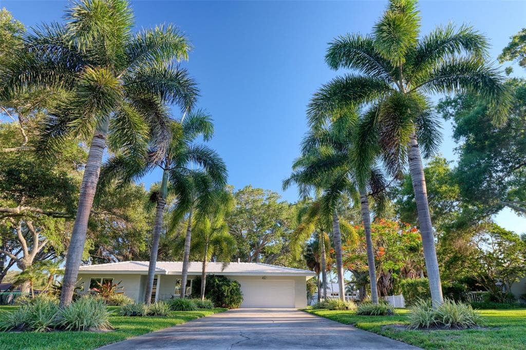 5 SHORE DRIVE 2