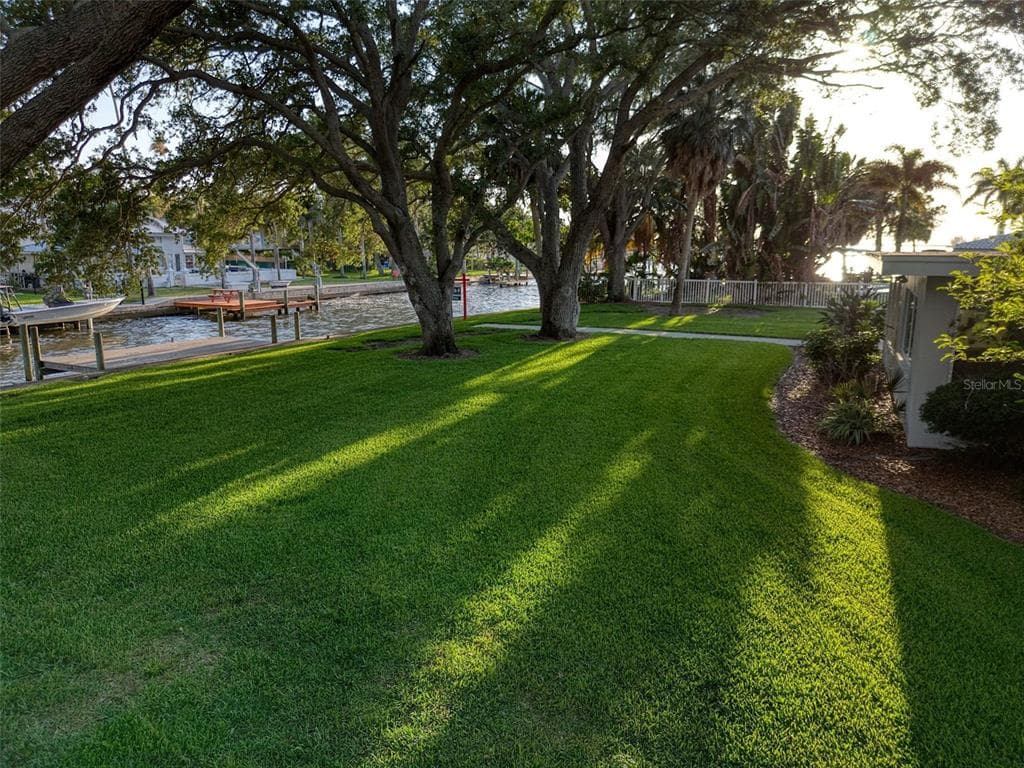 5 SHORE DRIVE photo 11