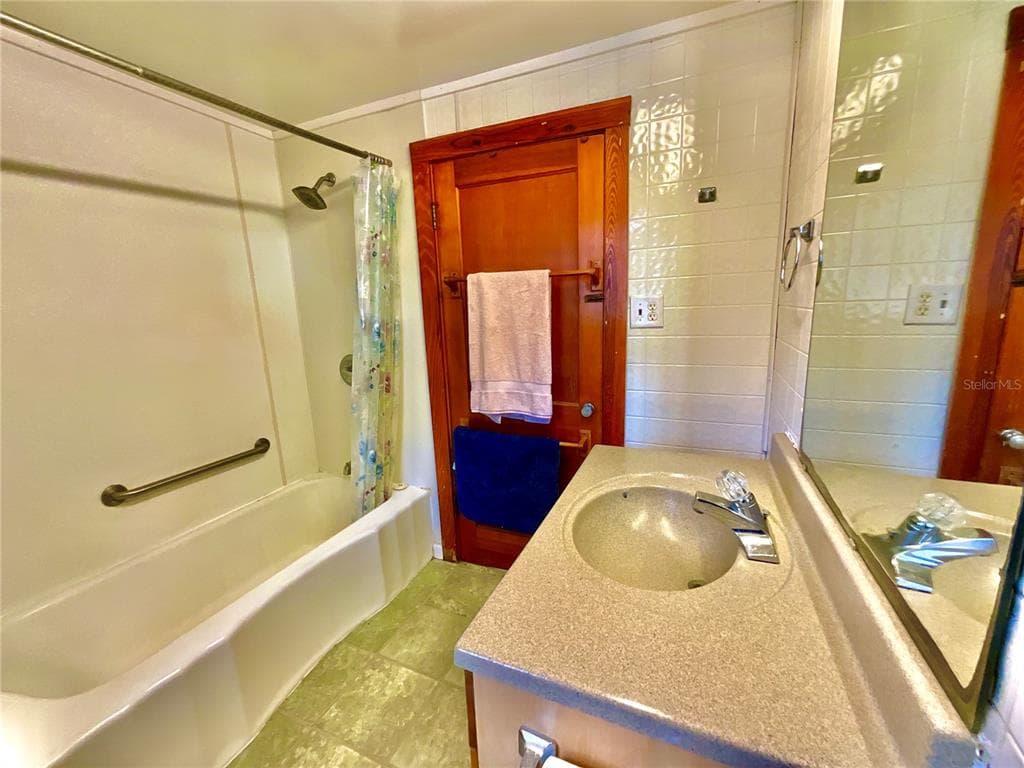 106 E SUNNYSIDE BEACH ROAD photo 24