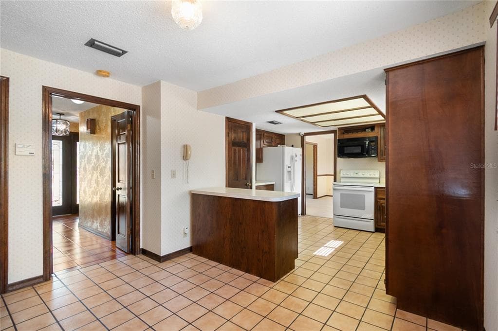 330 SANCHEZ AVENUE photo 11