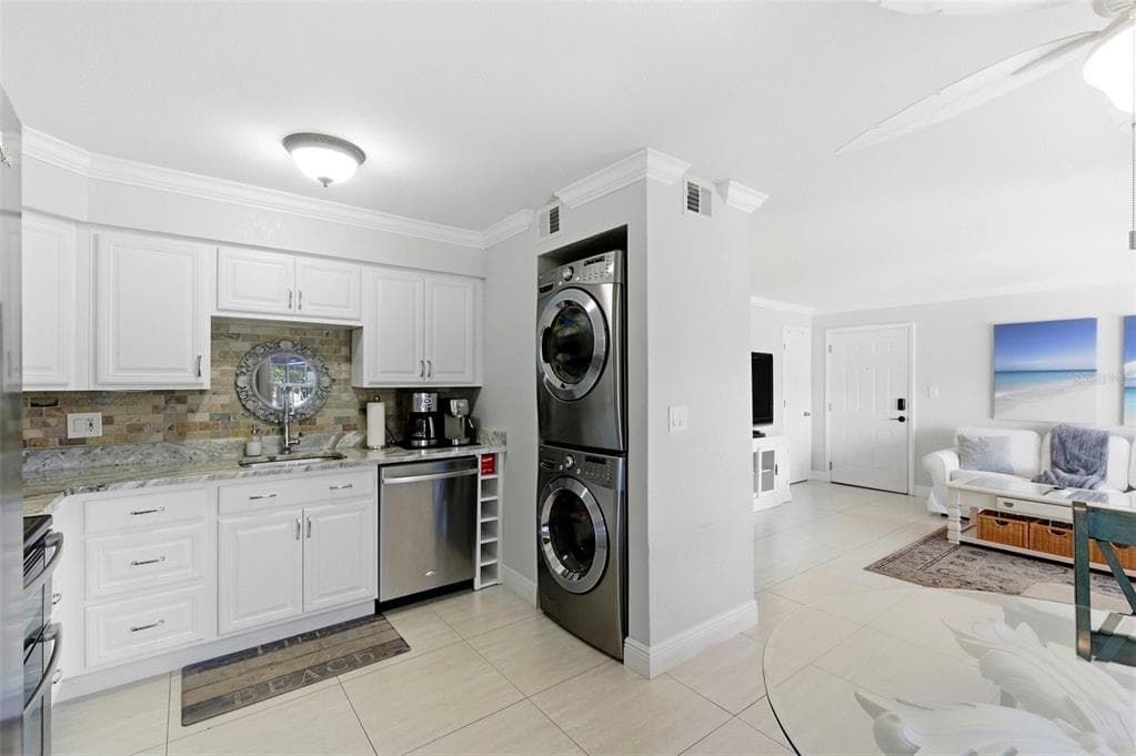 4911 COQUINA KEY DRIVE SE C photo 17