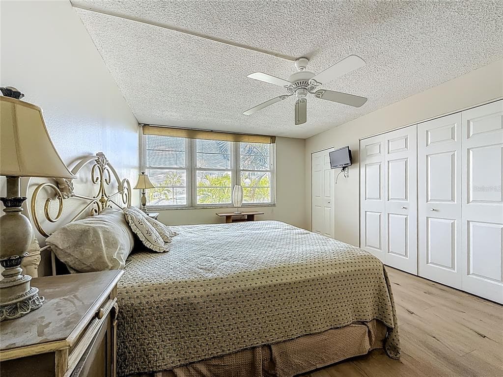 7401 BAY ISLAND DRIVE S 232 photo 20