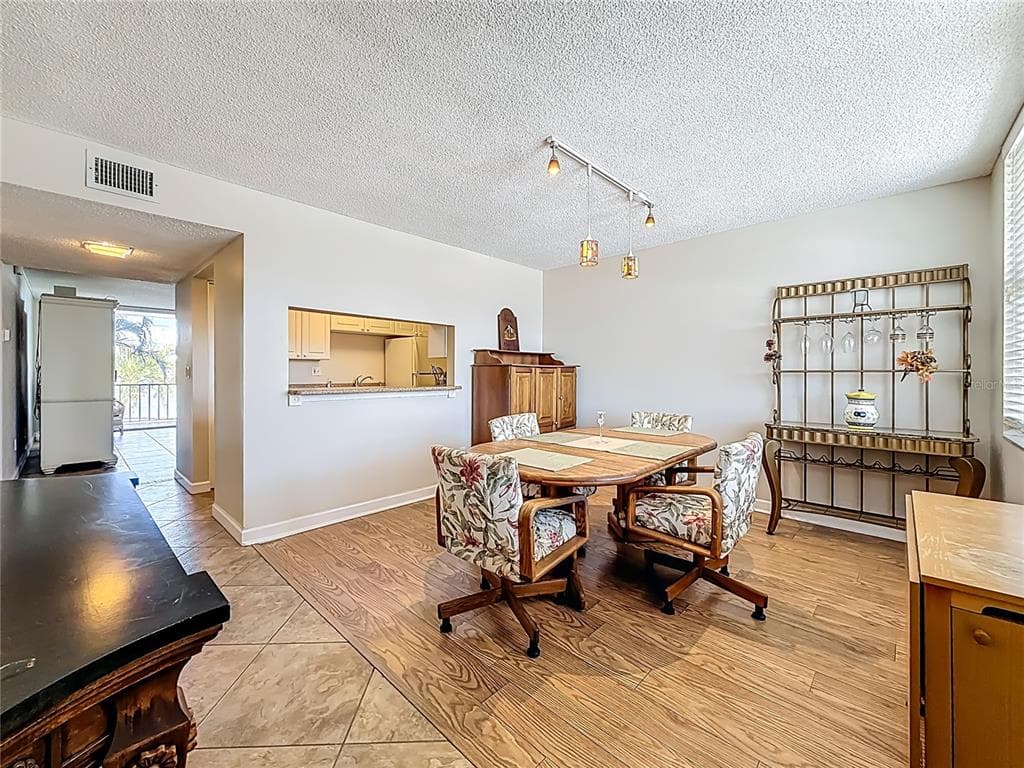 7401 BAY ISLAND DRIVE S #232 4