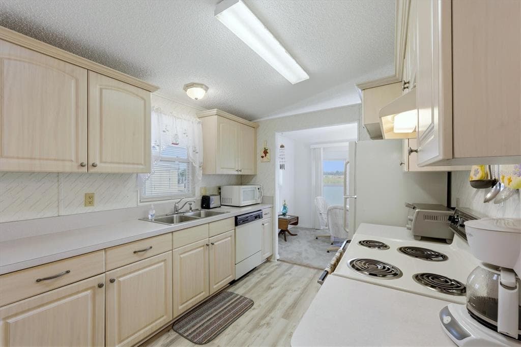 6085 SHEARWATER DRIVE photo 9