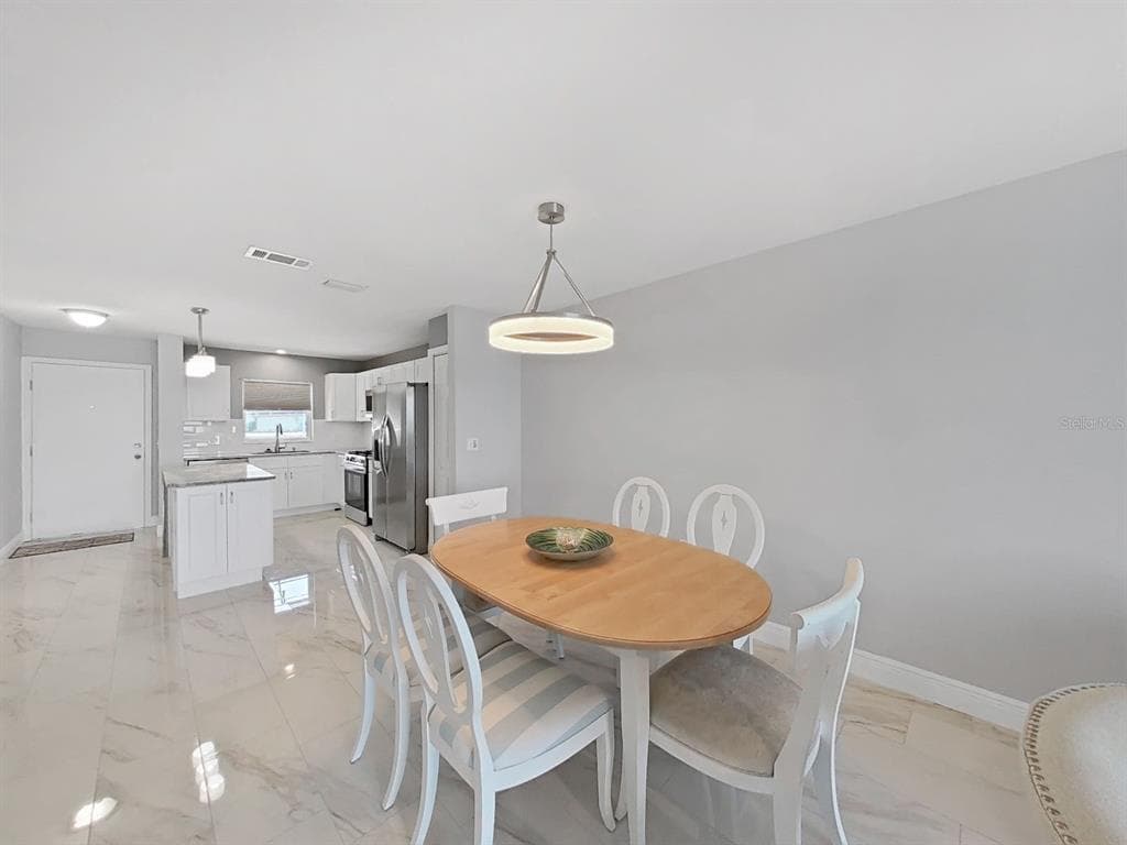 7 DUNOON PLACE Unit 104 photo 12