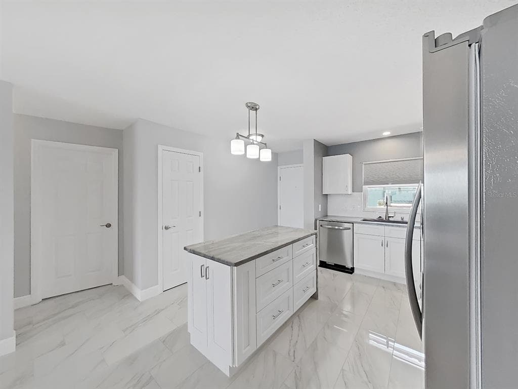 7 DUNOON PLACE Unit 104 photo 7