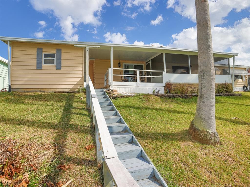 2055 S FLORAL AVENUE 238 photo 9