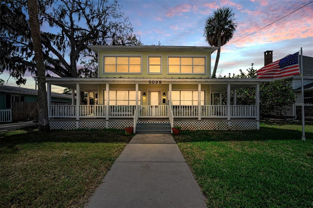 5038 SUNSET BOULEVARD 4