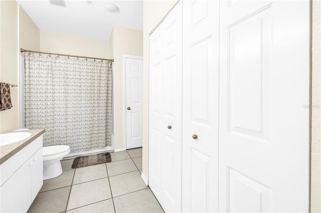 4333 BAYSIDE VILLAGE DRIVE 320 photo 18