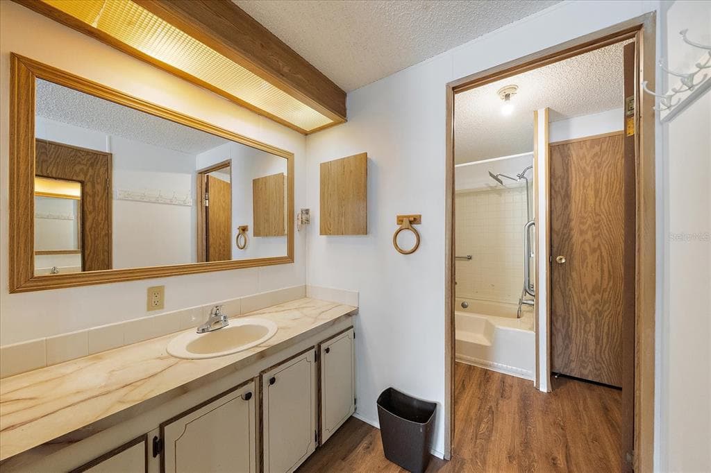 3028 BAMBOO COURT 5