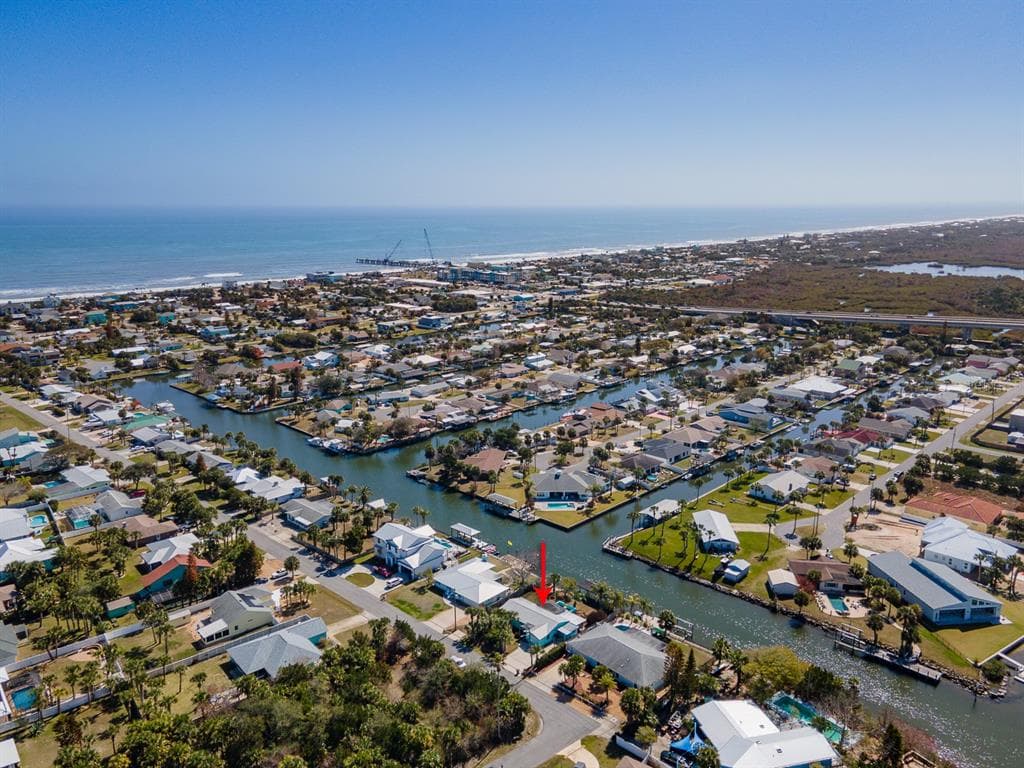 304 PALM CIRCLE 4
