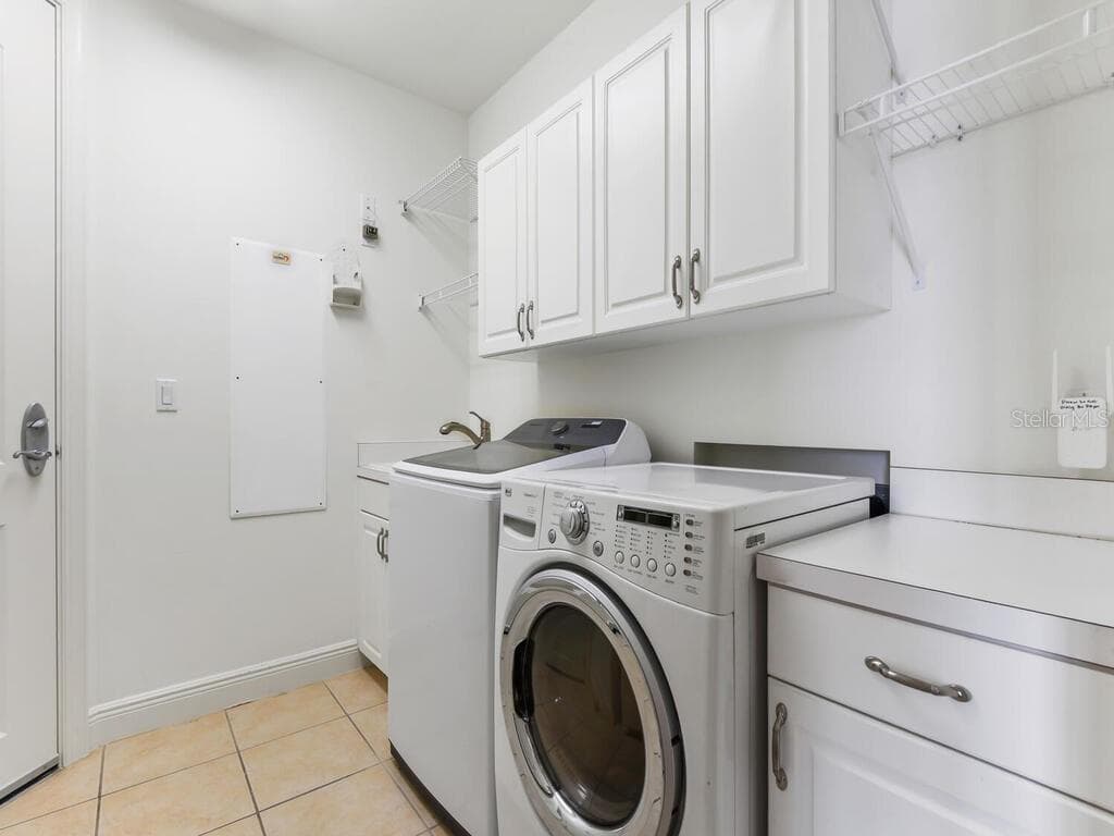 2104 W FIRST STREET 2304 photo 25