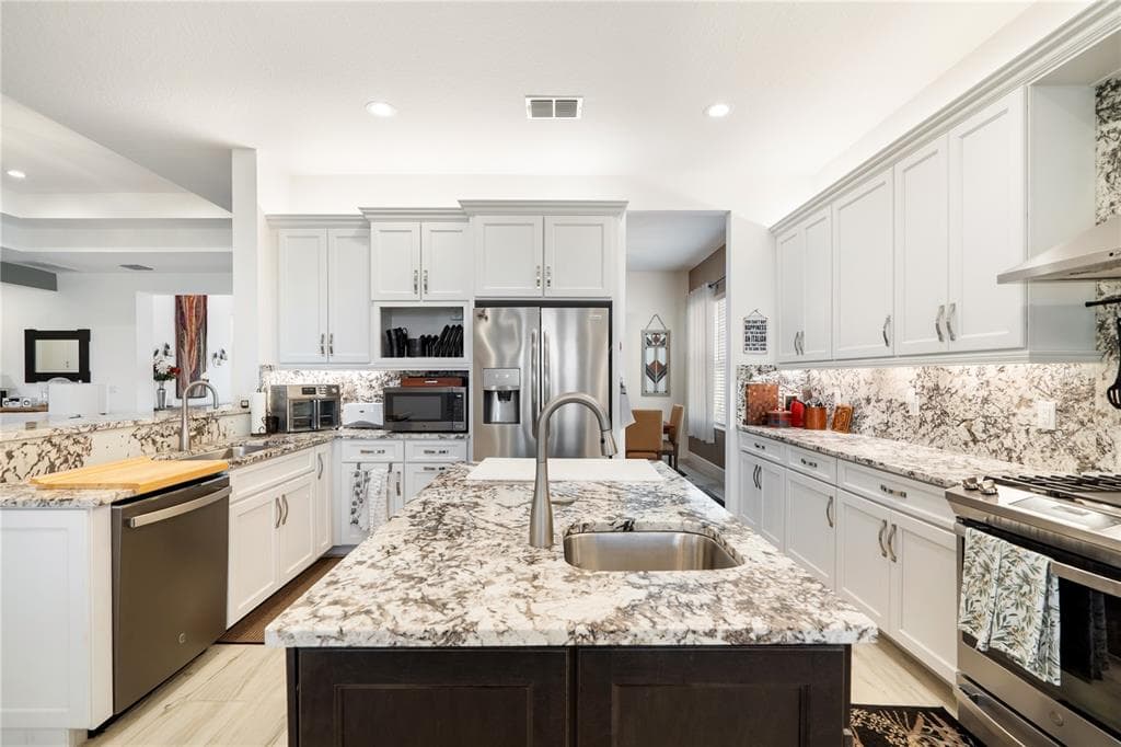 4924 PAMPLONA COURT photo 15