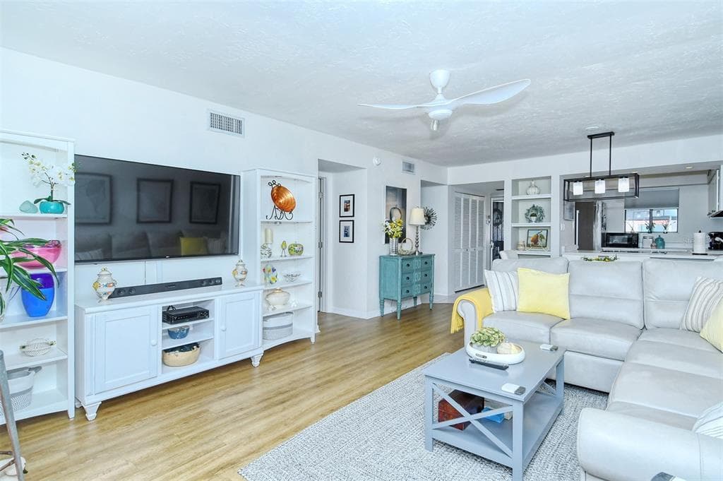 1801 GULF DRIVE N 275 photo 2