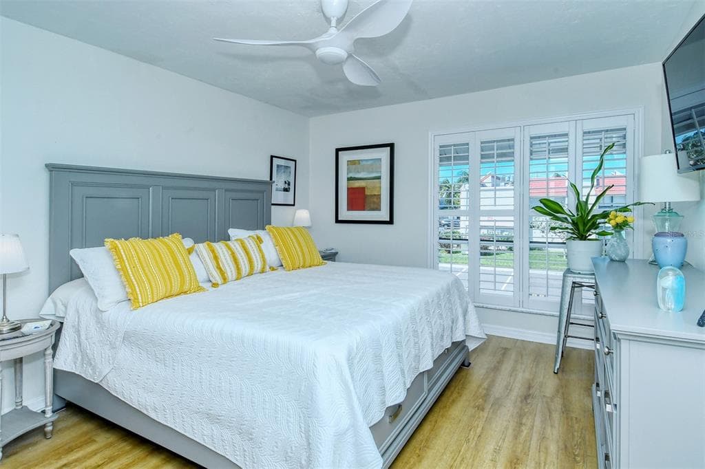 1801 GULF DRIVE N 275 photo 6