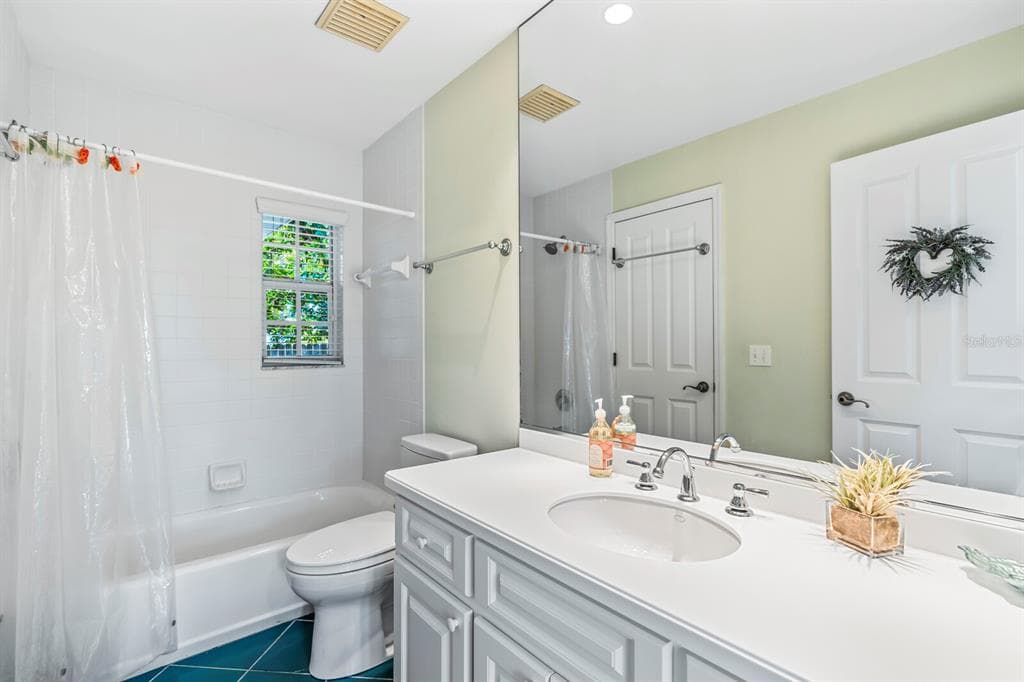 252 WATERWAYS AVENUE photo 24