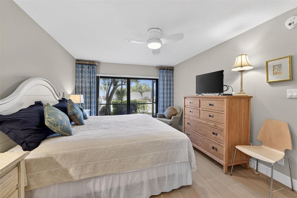 5655 GULF OF MEXICO DRIVE D107 photo 22
