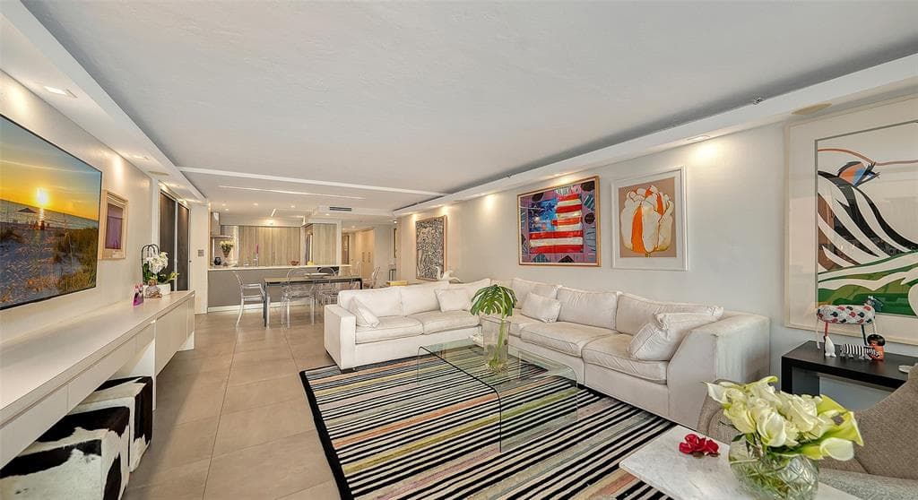 101 SUNSET DRIVE 301 photo 5